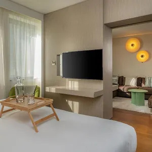 Hotel Firstname