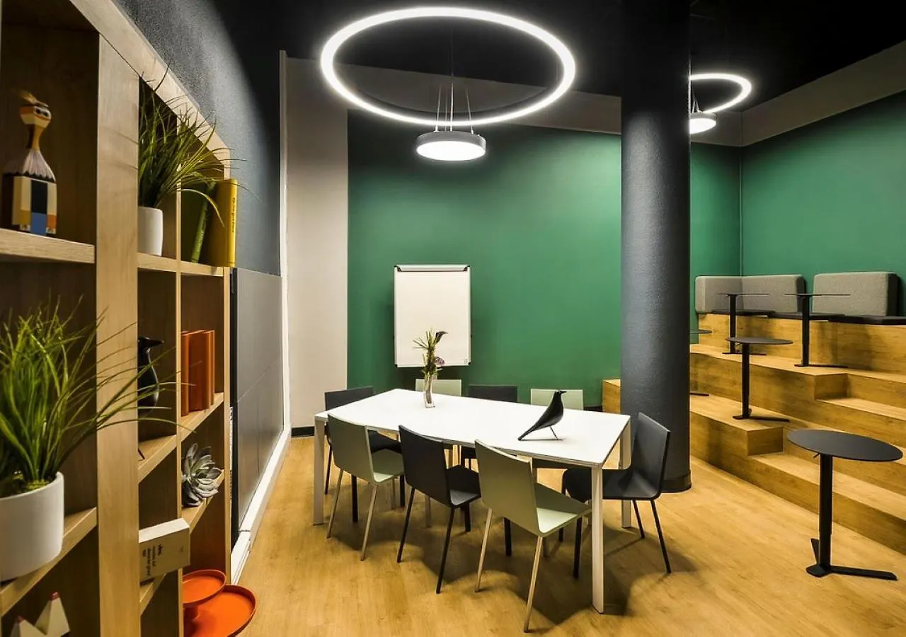 Ibis Annecy - Cran-Gevrier Hotel 3*,